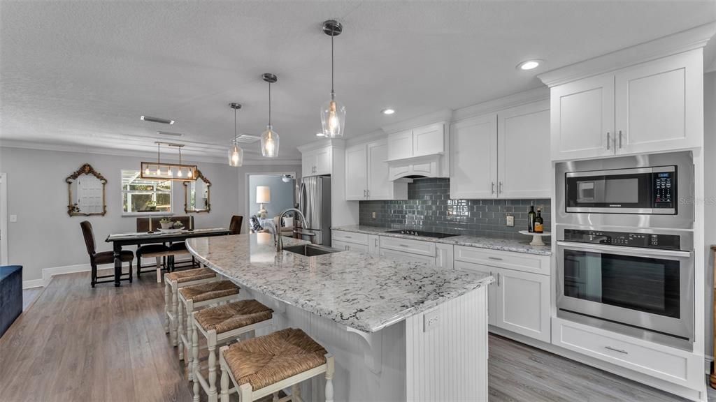 En Venta: $649,900 (4 camas, 2 baños, 2357 Pies cuadrados)