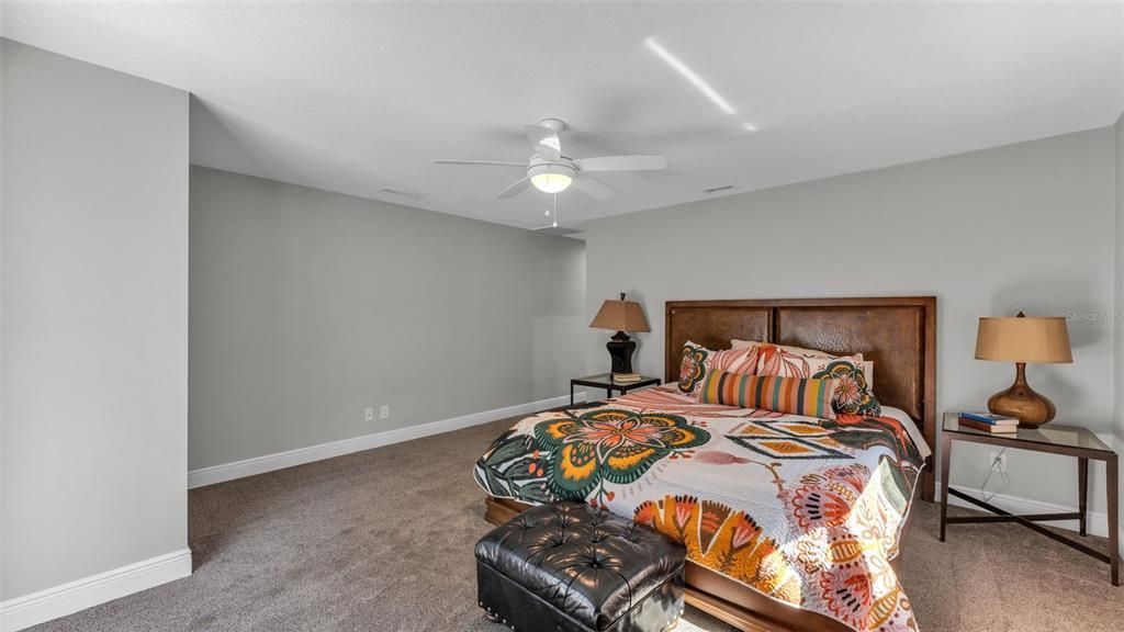 En Venta: $649,900 (4 camas, 2 baños, 2357 Pies cuadrados)