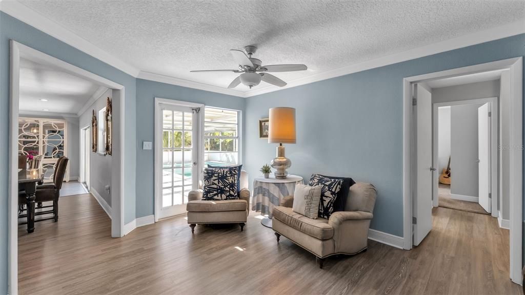 En Venta: $649,900 (4 camas, 2 baños, 2357 Pies cuadrados)