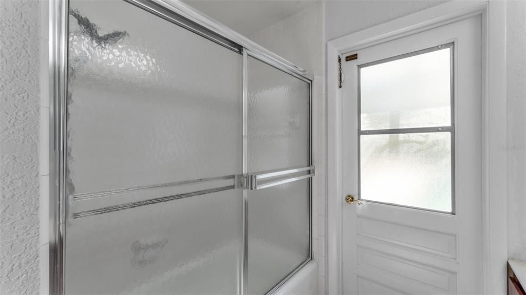 En Venta: $649,900 (4 camas, 2 baños, 2357 Pies cuadrados)