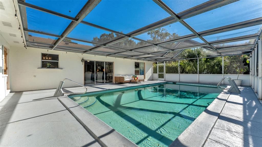 En Venta: $649,900 (4 camas, 2 baños, 2357 Pies cuadrados)