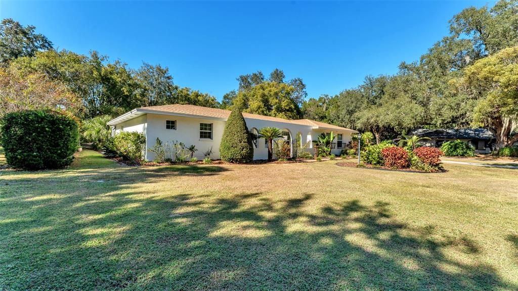 En Venta: $649,900 (4 camas, 2 baños, 2357 Pies cuadrados)