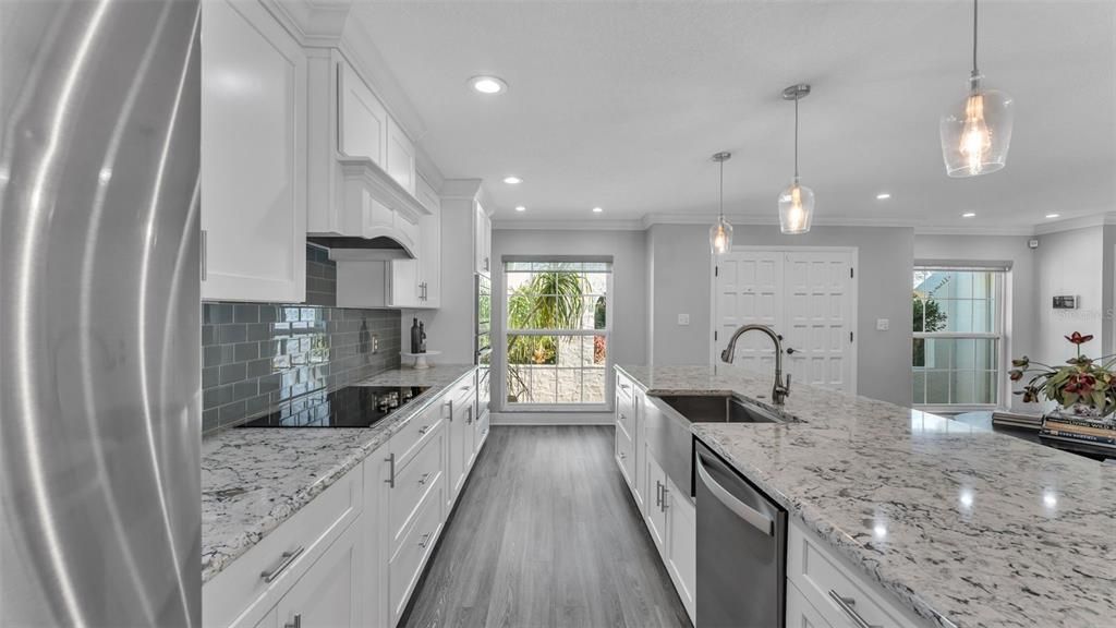 En Venta: $649,900 (4 camas, 2 baños, 2357 Pies cuadrados)