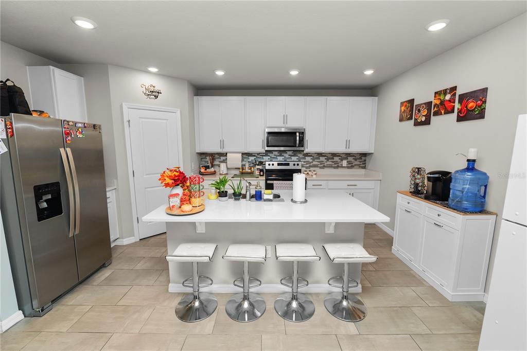 For Sale: $359,000 (4 beds, 2 baths, 2364 Square Feet)