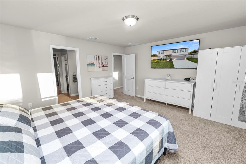 For Sale: $359,000 (4 beds, 2 baths, 2364 Square Feet)