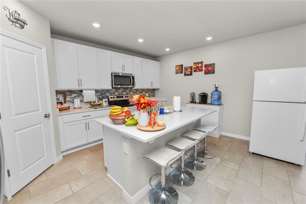 For Sale: $359,000 (4 beds, 2 baths, 2364 Square Feet)