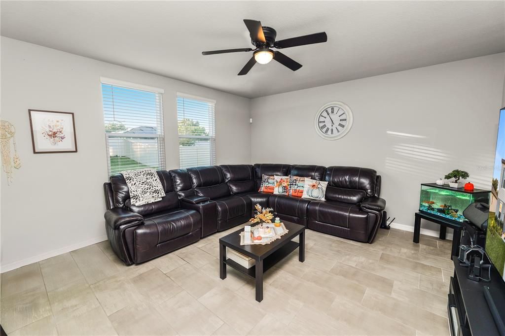 For Sale: $359,000 (4 beds, 2 baths, 2364 Square Feet)