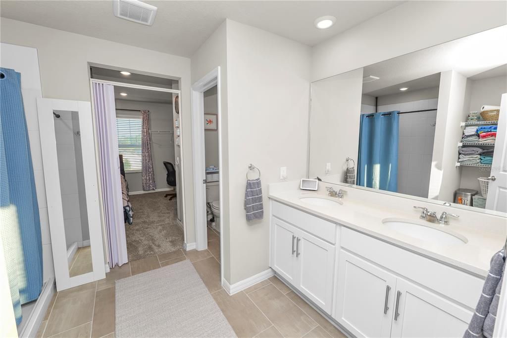 For Sale: $359,000 (4 beds, 2 baths, 2364 Square Feet)