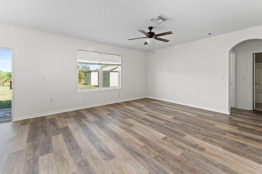 For Sale: $338,500 (5 beds, 3 baths, 2674 Square Feet)