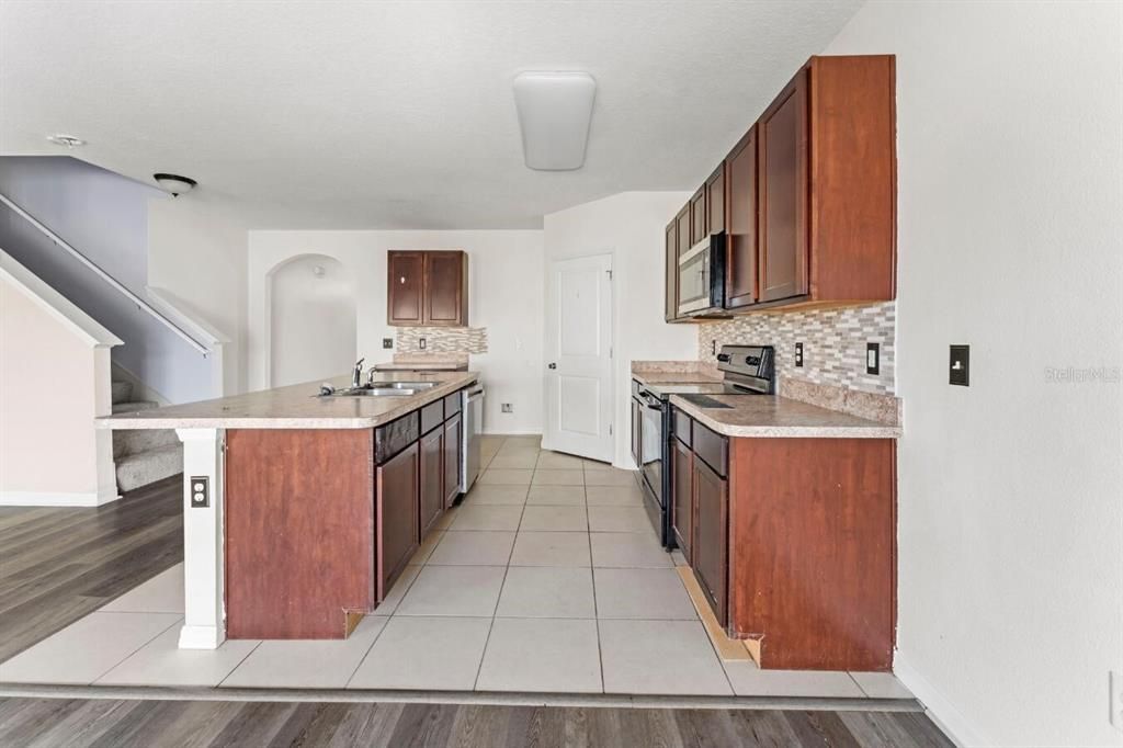 For Sale: $338,500 (5 beds, 3 baths, 2674 Square Feet)