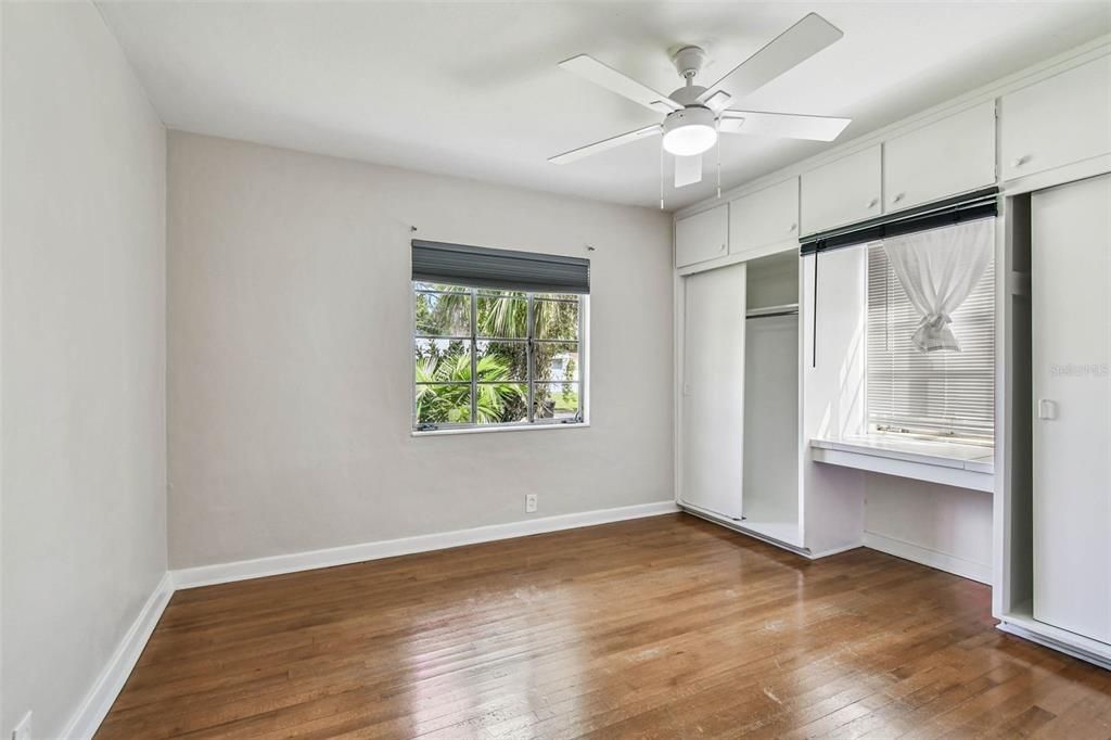 Active With Contract: $345,000 (2 beds, 1 baths, 1212 Square Feet)