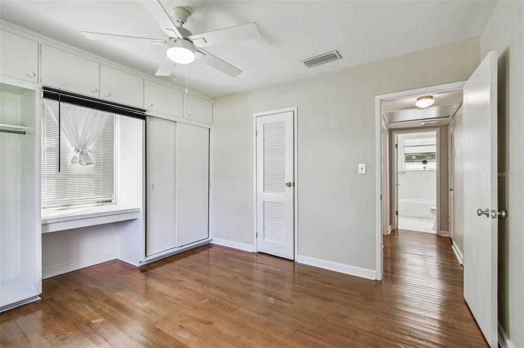 Active With Contract: $345,000 (2 beds, 1 baths, 1212 Square Feet)