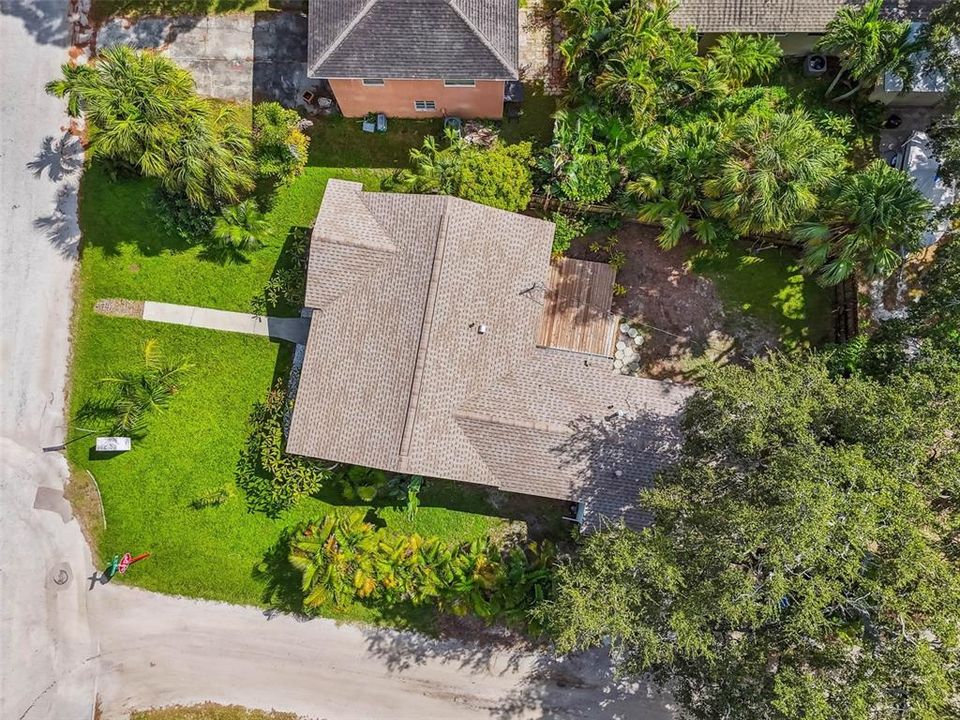 Active With Contract: $345,000 (2 beds, 1 baths, 1212 Square Feet)