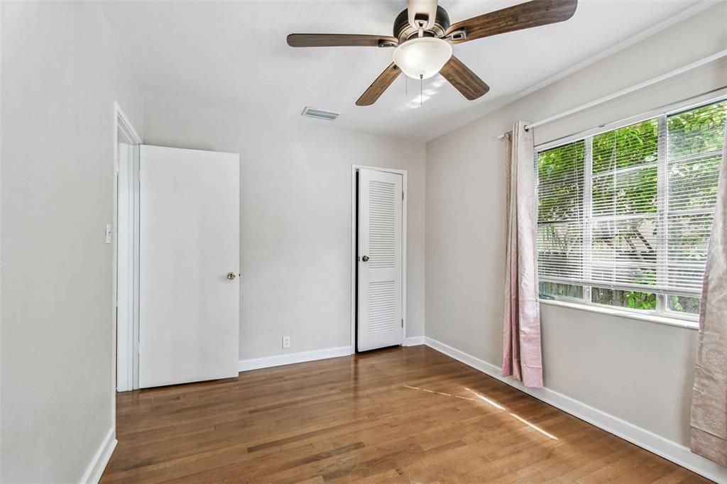 Active With Contract: $345,000 (2 beds, 1 baths, 1212 Square Feet)