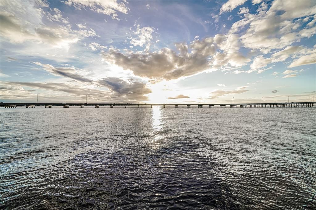 Active With Contract: $269,900 (2 beds, 2 baths, 1198 Square Feet)