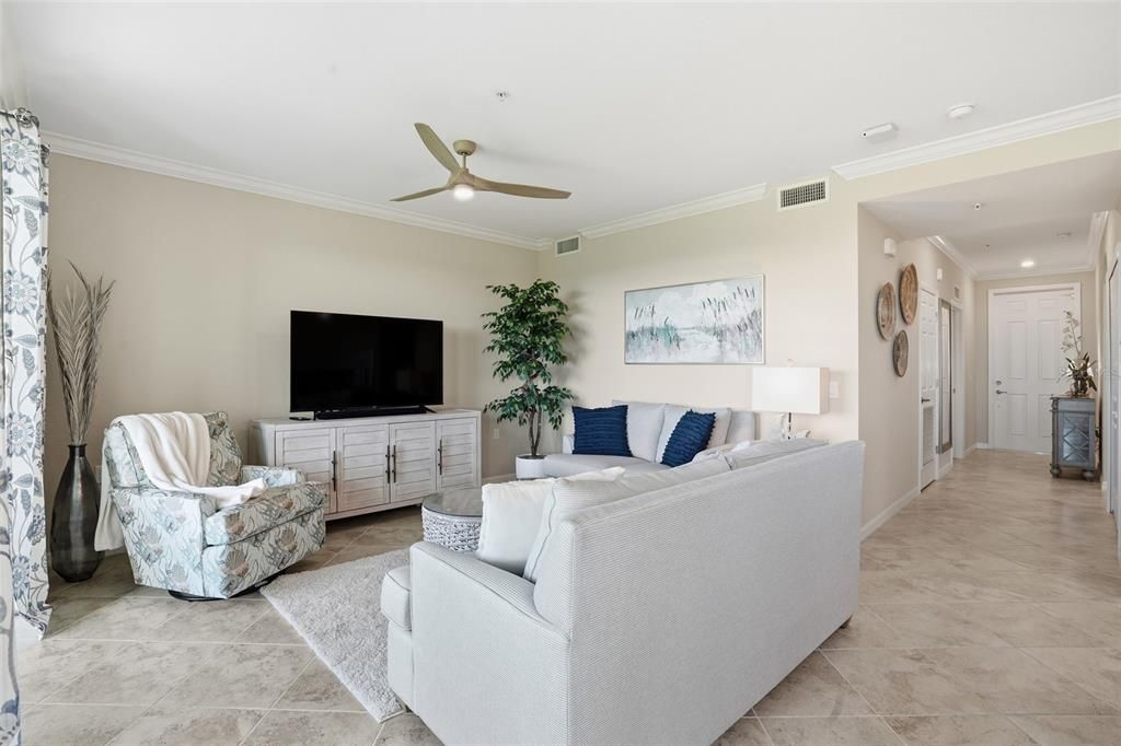 Active With Contract: $269,900 (2 beds, 2 baths, 1198 Square Feet)