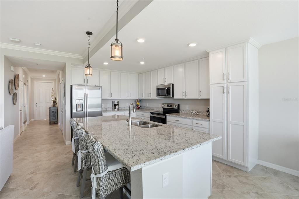 Active With Contract: $269,900 (2 beds, 2 baths, 1198 Square Feet)