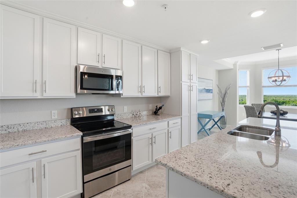 Active With Contract: $269,900 (2 beds, 2 baths, 1198 Square Feet)