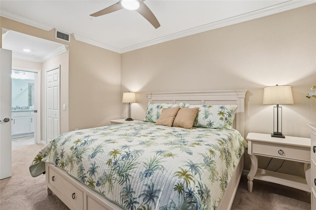 Active With Contract: $269,900 (2 beds, 2 baths, 1198 Square Feet)