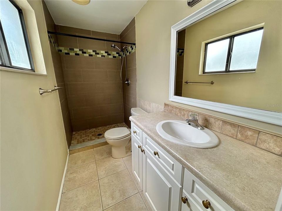 For Rent: $2,300 (4 beds, 2 baths, 1516 Square Feet)