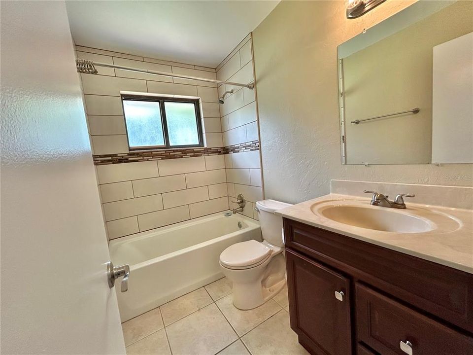 For Rent: $2,300 (4 beds, 2 baths, 1516 Square Feet)