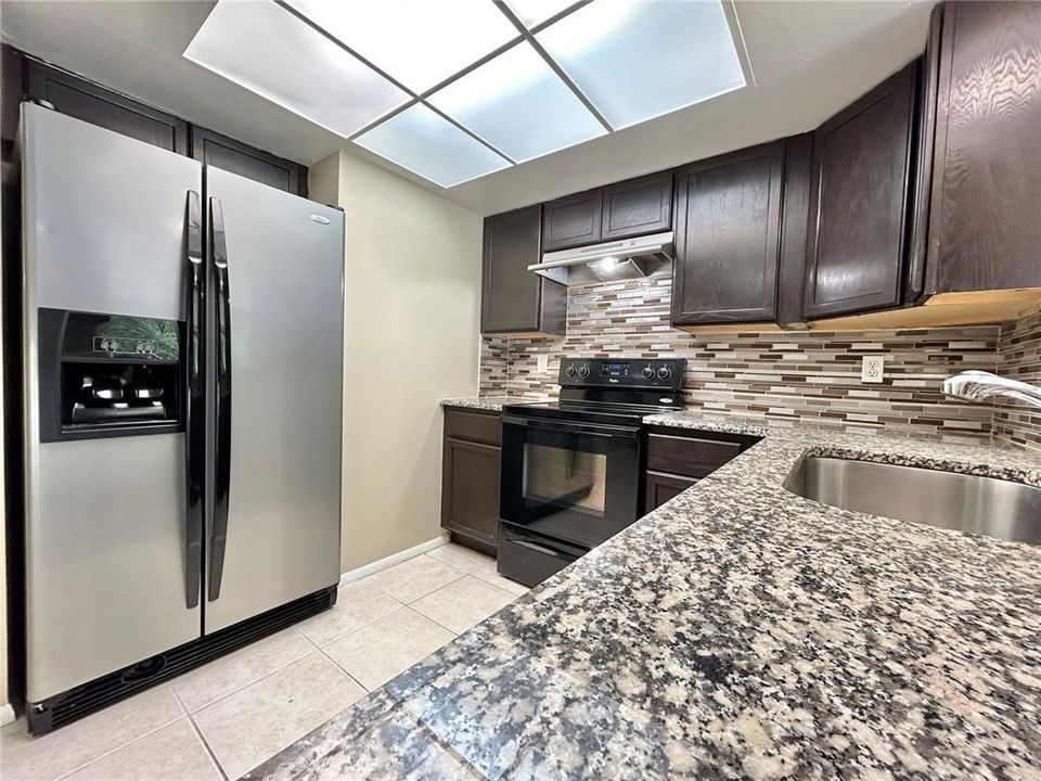 For Rent: $2,300 (4 beds, 2 baths, 1516 Square Feet)