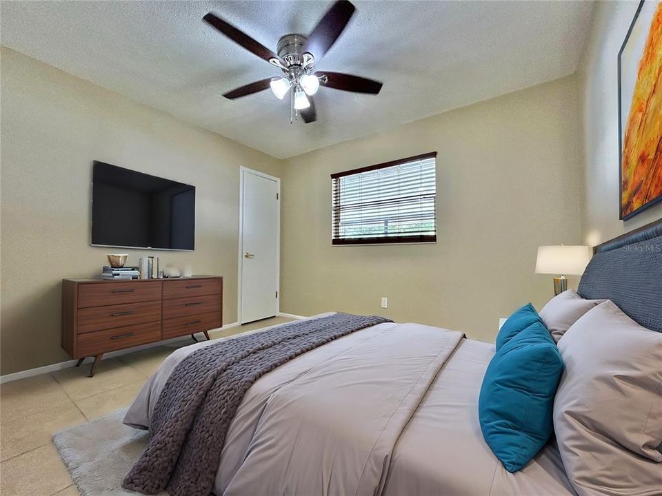 For Rent: $2,300 (4 beds, 2 baths, 1516 Square Feet)