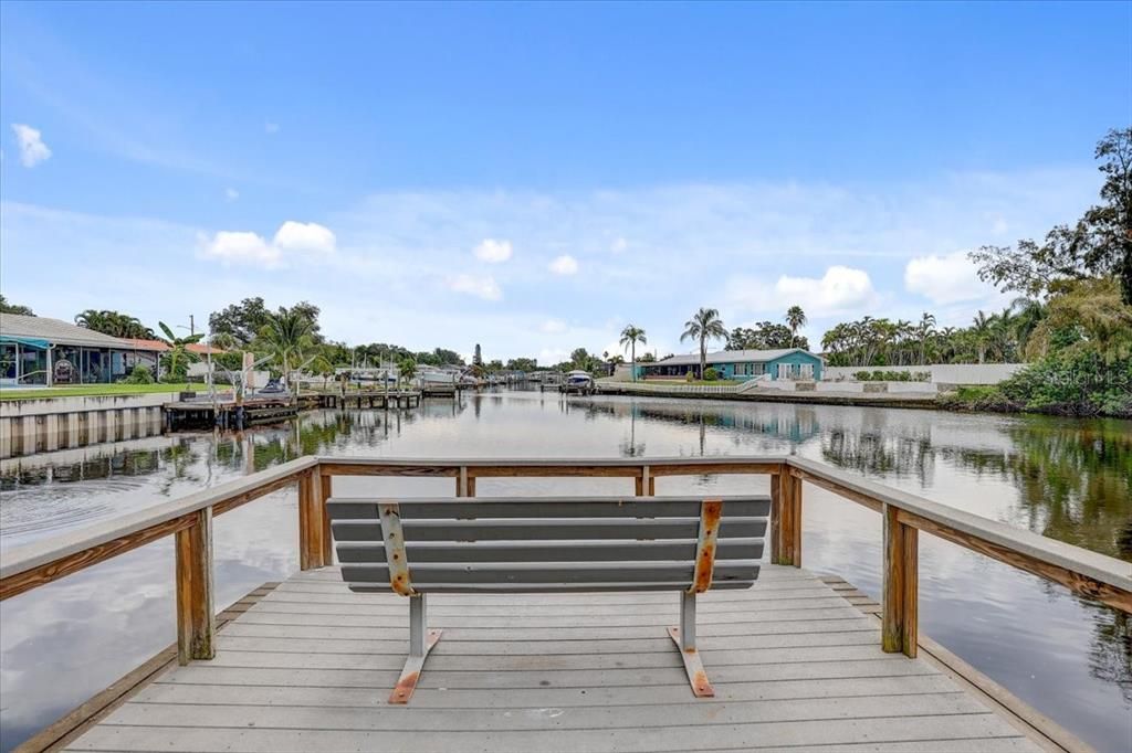 For Rent: $1,800 (2 beds, 1 baths, 915 Square Feet)