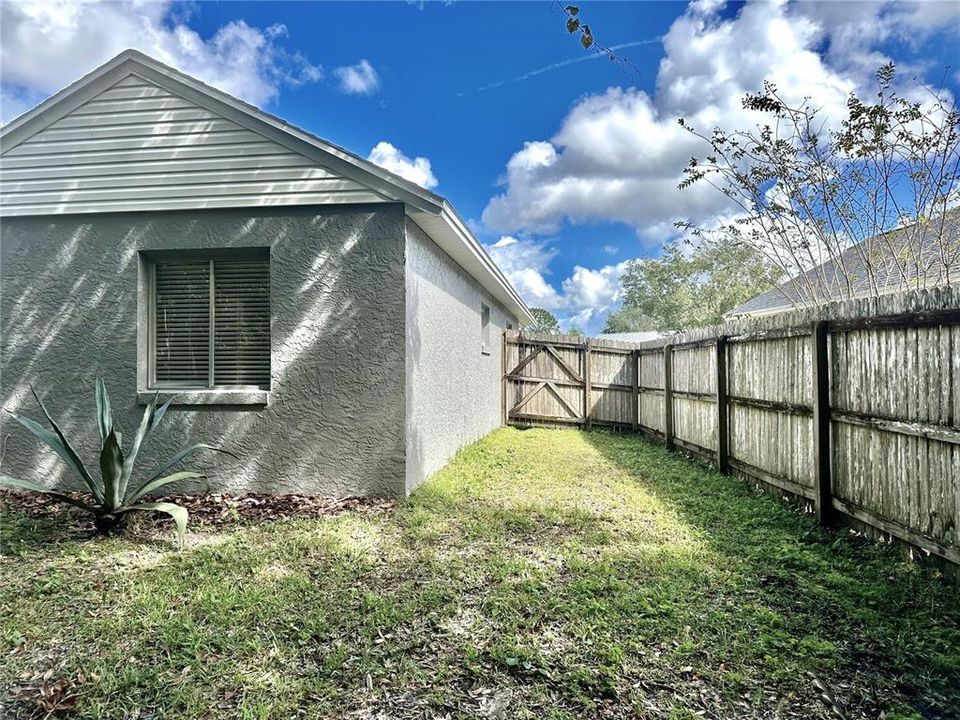 合同活跃: $340,000 (3 贝兹, 2 浴室, 1366 平方英尺)