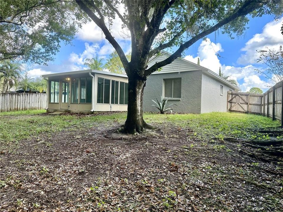 合同活跃: $340,000 (3 贝兹, 2 浴室, 1366 平方英尺)