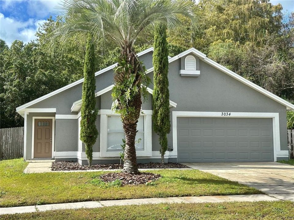 合同活跃: $340,000 (3 贝兹, 2 浴室, 1366 平方英尺)