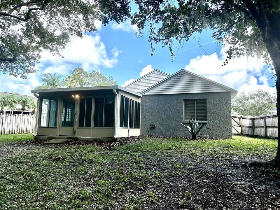 合同活跃: $340,000 (3 贝兹, 2 浴室, 1366 平方英尺)