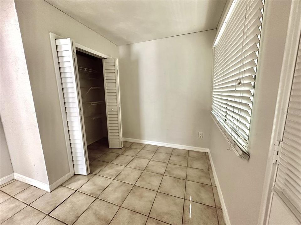 合同活跃: $340,000 (3 贝兹, 2 浴室, 1366 平方英尺)