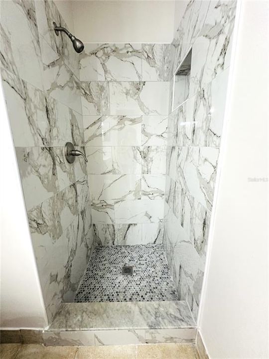 合同活跃: $340,000 (3 贝兹, 2 浴室, 1366 平方英尺)