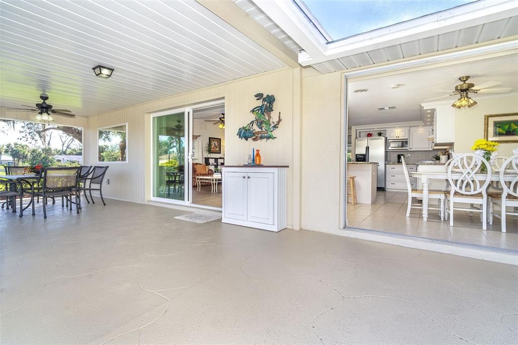 En Venta: $684,900 (3 camas, 2 baños, 1593 Pies cuadrados)