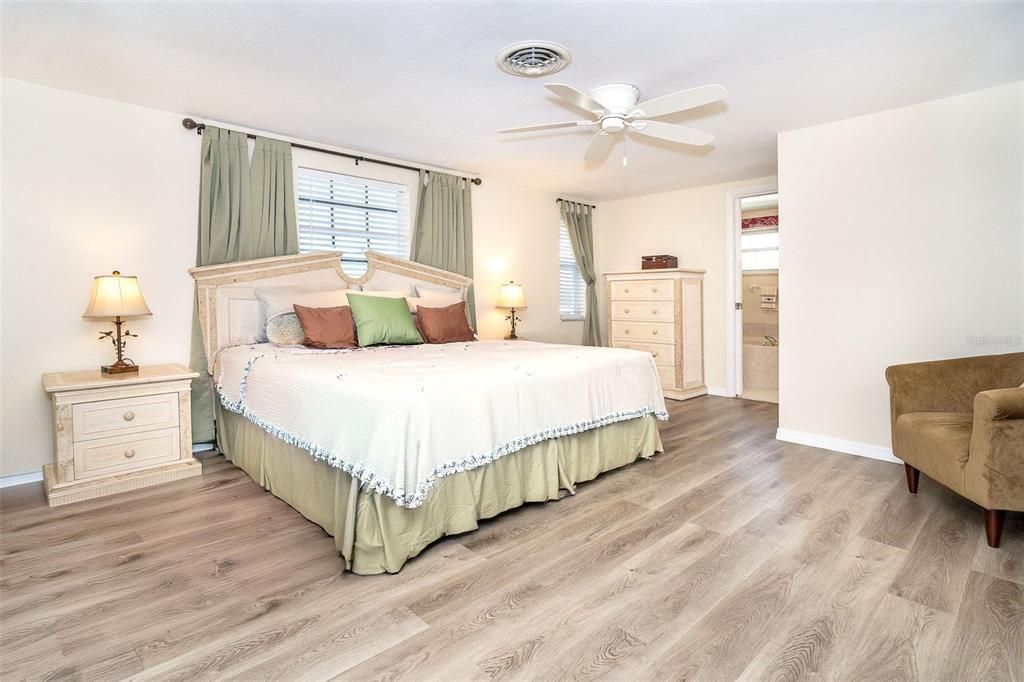 En Venta: $684,900 (3 camas, 2 baños, 1593 Pies cuadrados)