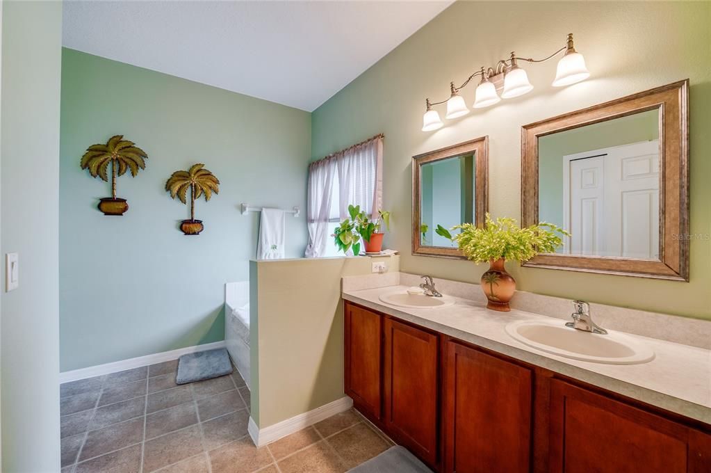 Active With Contract: $299,900 (3 beds, 2 baths, 1851 Square Feet)