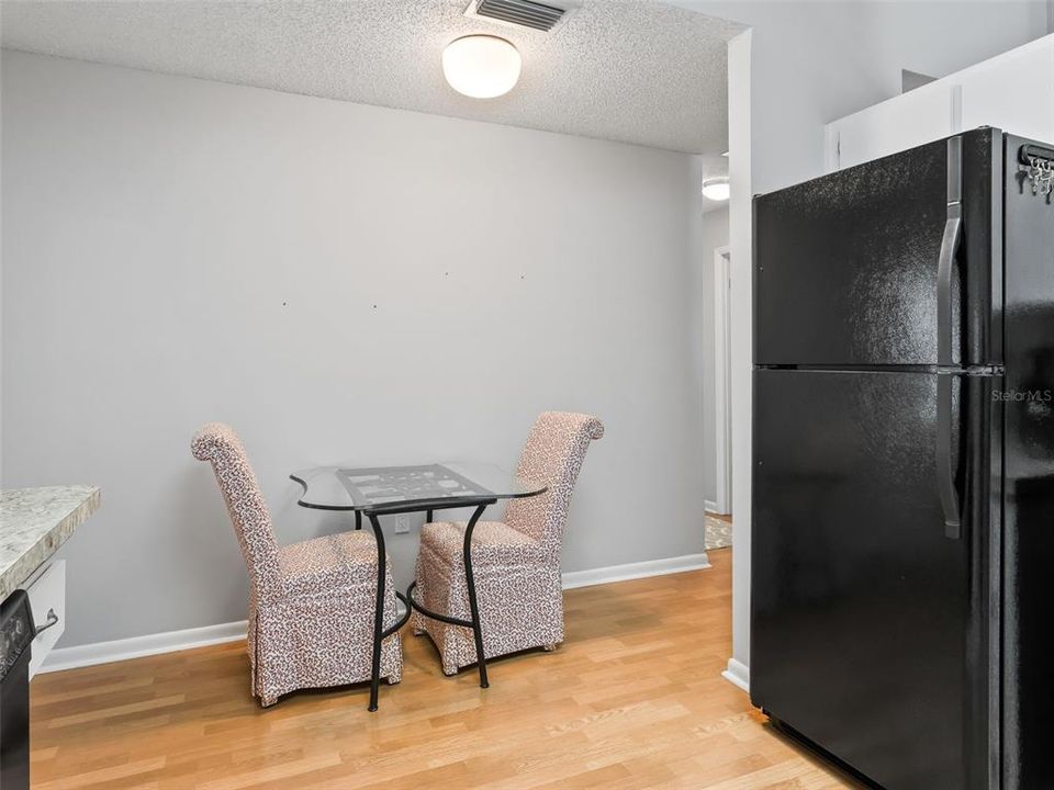 Activo con contrato: $244,900 (2 camas, 2 baños, 1468 Pies cuadrados)