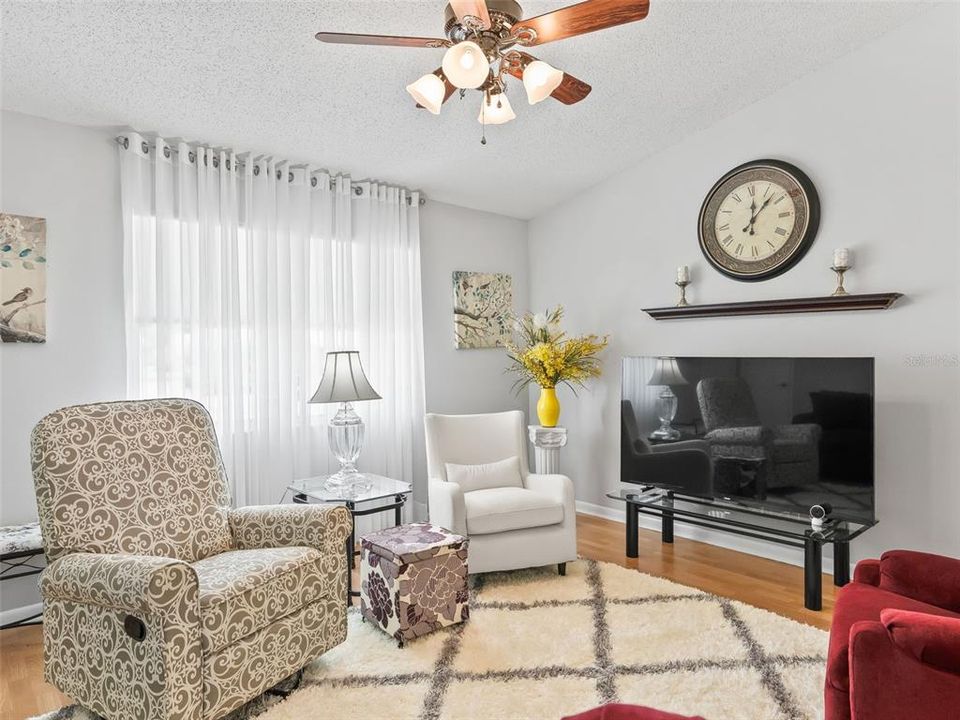 Activo con contrato: $244,900 (2 camas, 2 baños, 1468 Pies cuadrados)