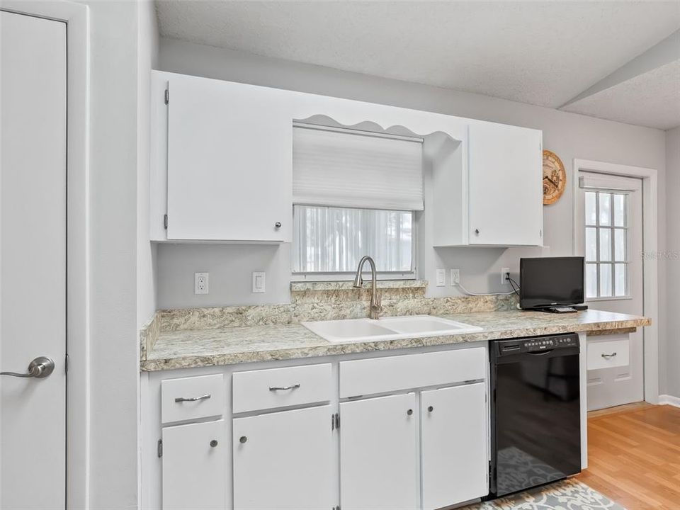 Activo con contrato: $244,900 (2 camas, 2 baños, 1468 Pies cuadrados)