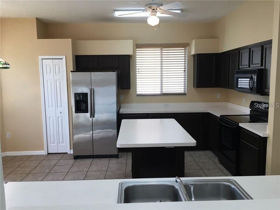 En Renta: $3,600 (6 camas, 2 baños, 2976 Pies cuadrados)