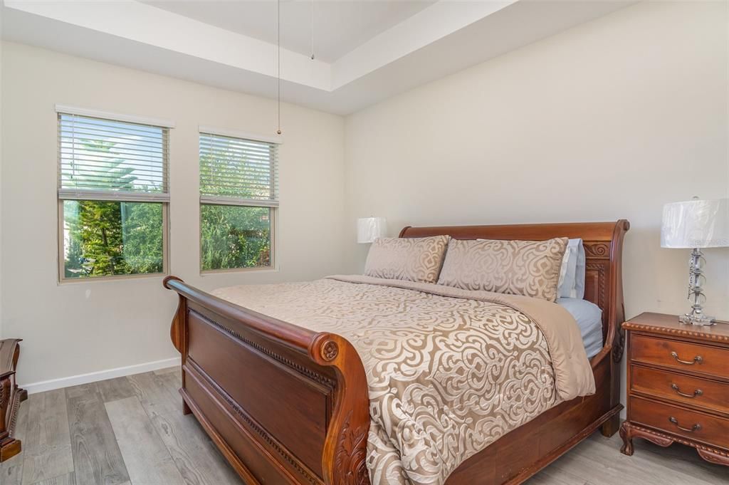 待售: $660,000 (4 贝兹, 2 浴室, 1916 平方英尺)