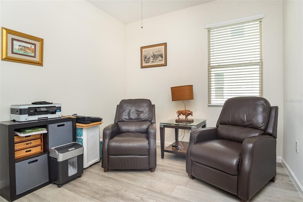 待售: $660,000 (4 贝兹, 2 浴室, 1916 平方英尺)