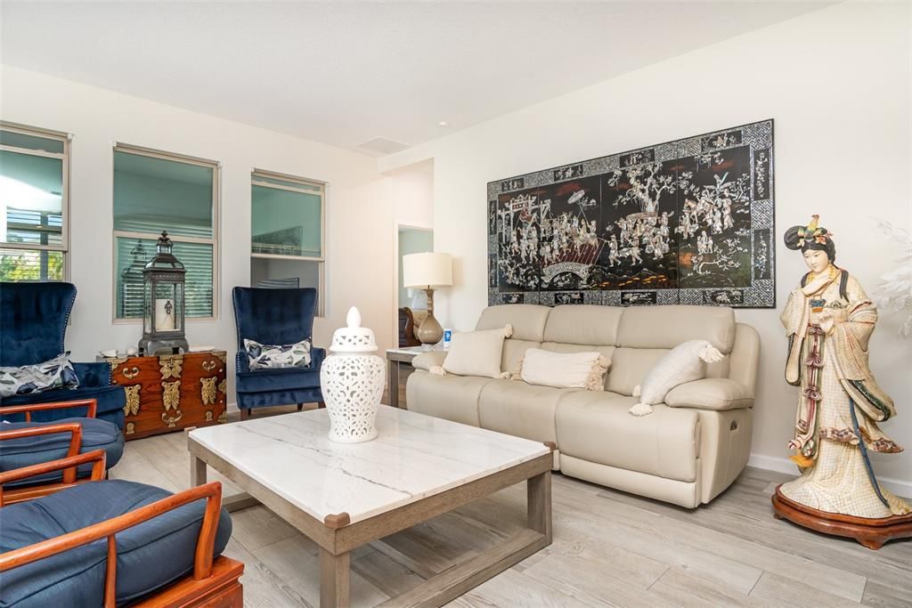 待售: $660,000 (4 贝兹, 2 浴室, 1916 平方英尺)