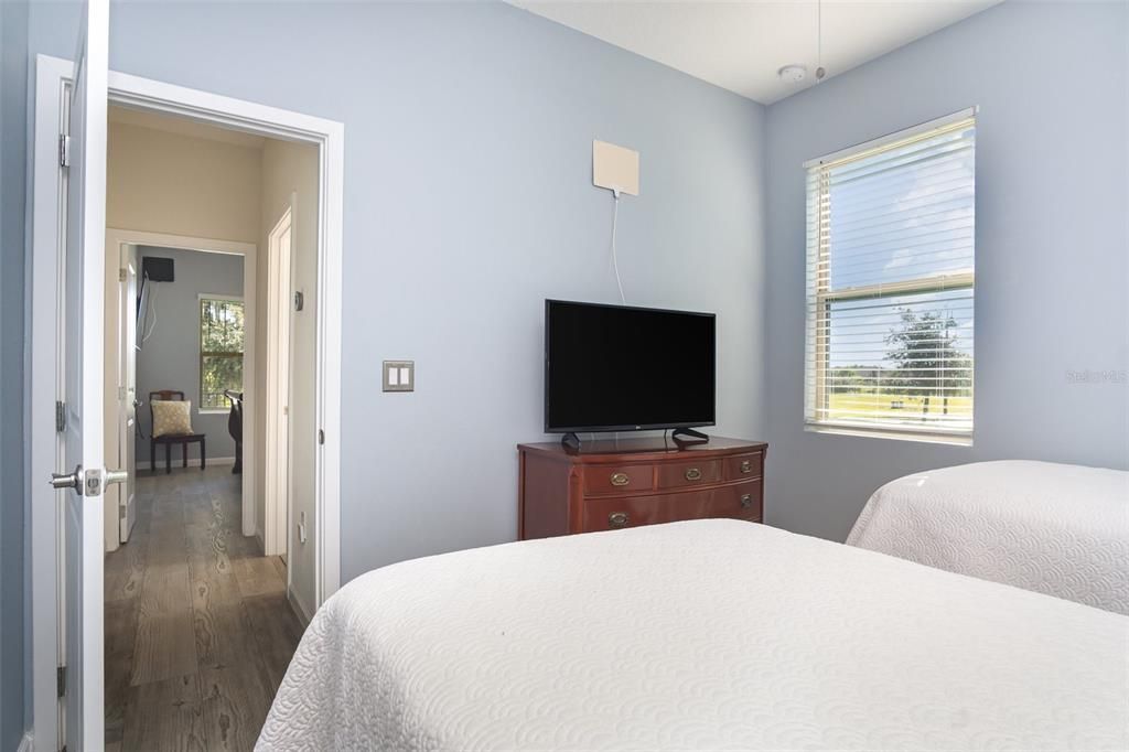 待售: $660,000 (4 贝兹, 2 浴室, 1916 平方英尺)