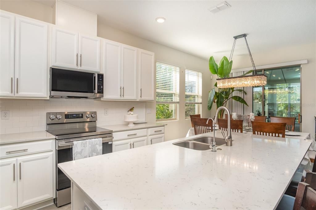 待售: $660,000 (4 贝兹, 2 浴室, 1916 平方英尺)