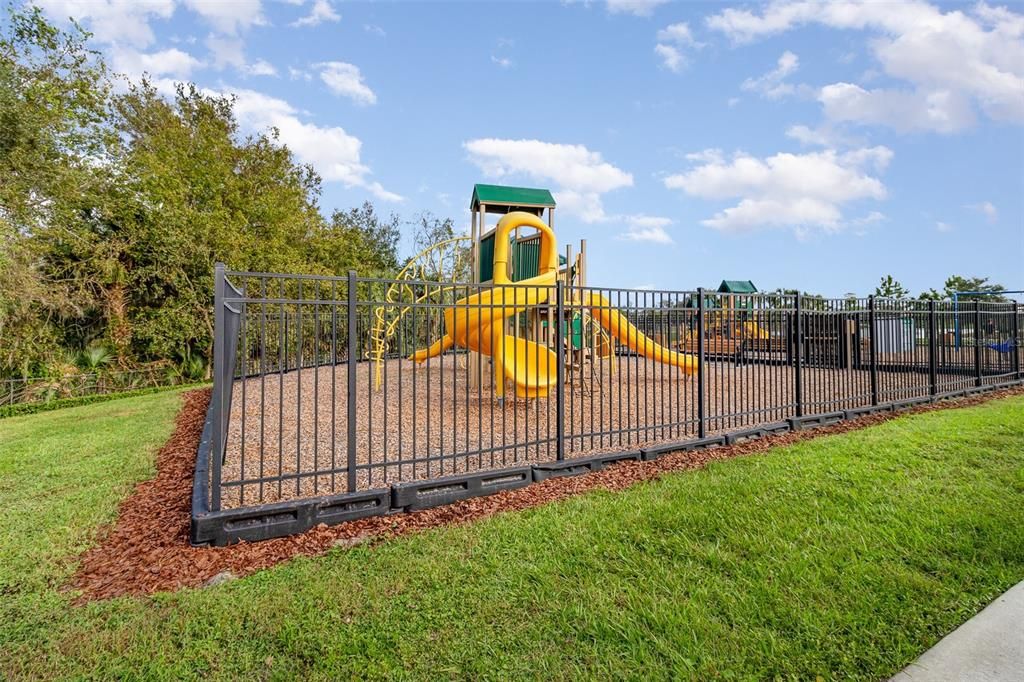 待售: $660,000 (4 贝兹, 2 浴室, 1916 平方英尺)