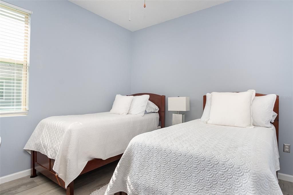 待售: $660,000 (4 贝兹, 2 浴室, 1916 平方英尺)