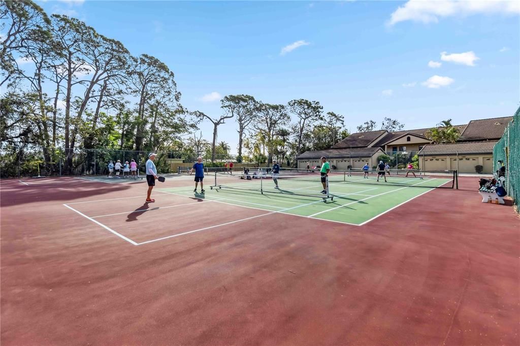 待售: $342,000 (2 贝兹, 2 浴室, 1232 平方英尺)