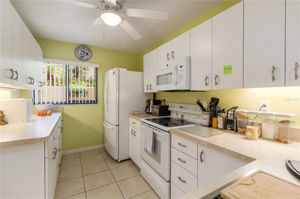 待售: $342,000 (2 贝兹, 2 浴室, 1232 平方英尺)